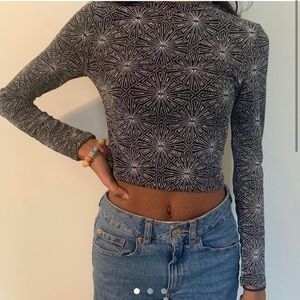 Sparkly Black Geometric Long-Sleeve Crop Top